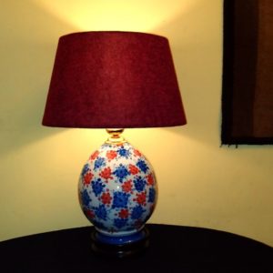 Porcelain table lamp, painted porcelain lamp, red wine lampshade, mod. Tep701