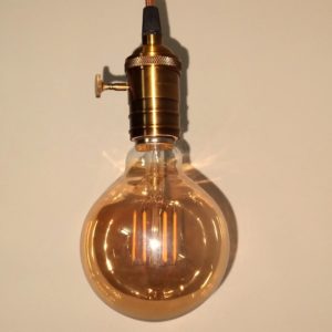 Vintage brass lamp holder , vintage pendant light with on/off knop switch.